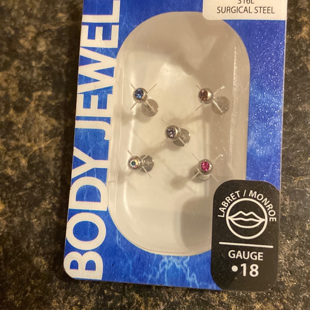 Body jewelry for Lips